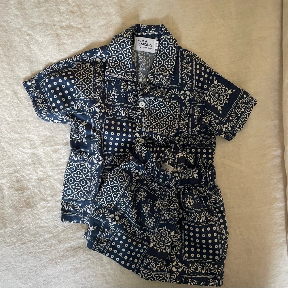 Lola & The Boys darling button up shirt & short set (size 2/3)